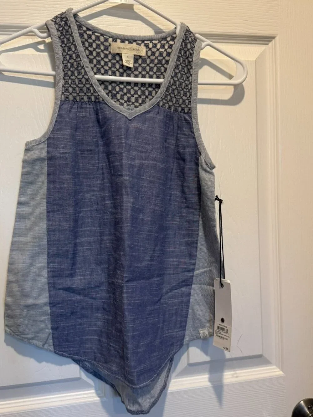 NWT Treasure & Bond Blue Chambray Embroidered Eyelet Tank Top Nordstrom Size S - Picture 2 of 7